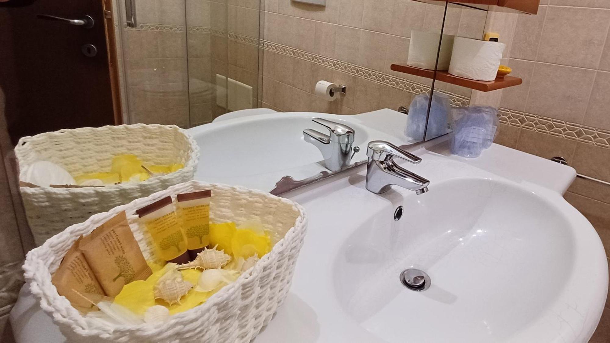 Boat Dreams , Garden Relax Apartment Матино Екстериор снимка